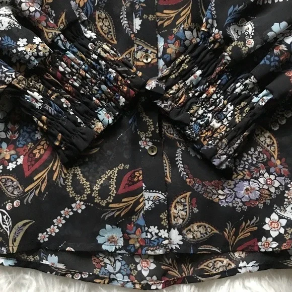 Wayf "Russell" Boho Paisley Smocked
Chiffon Blouse. Size XS - Picture 5 of 5
